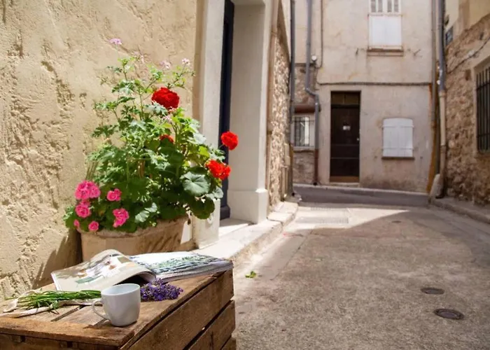 Vieil Antibes, De Sable, Avec Parking *